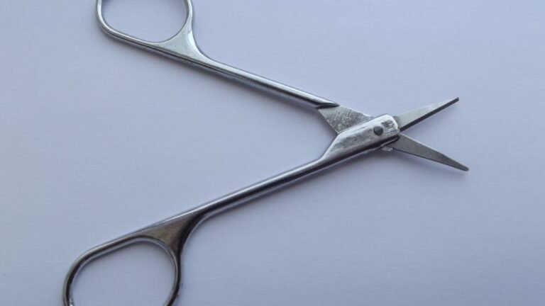Can You Bring Needlepoint Scissors On A Plane
