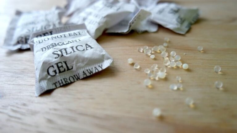 can you bring silica gel on a plane